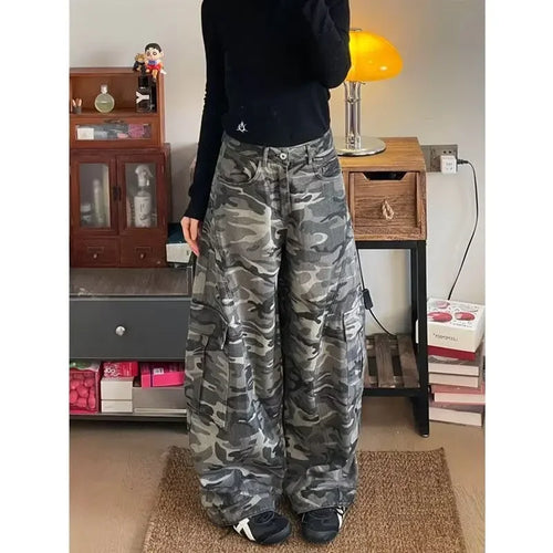 Fashion Men's Retro Camouflage Straight Leg Loose Multi – Back View